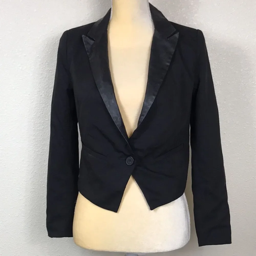 Uniq by USA women blazer black size small